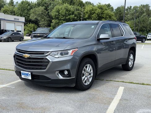Used 2020 Chevrolet Traverse LT image 1