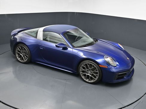 Certified 2024 Porsche 911 Targa 4S w/ Premium Package AWD/4WD image 15