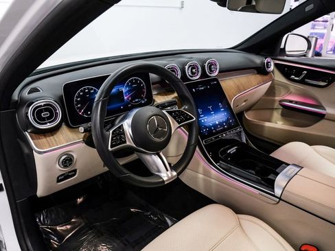 Used 2022 Mercedes-Benz C 300 C 300 image 3