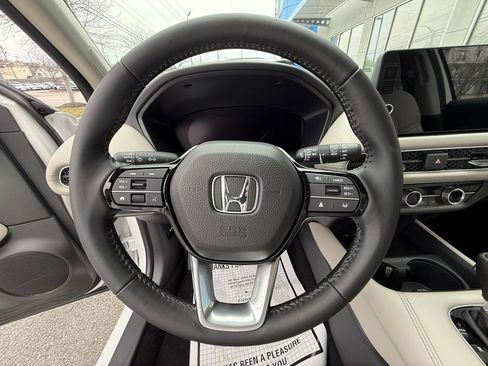 New 2026 Honda HR-V EX-L image 16