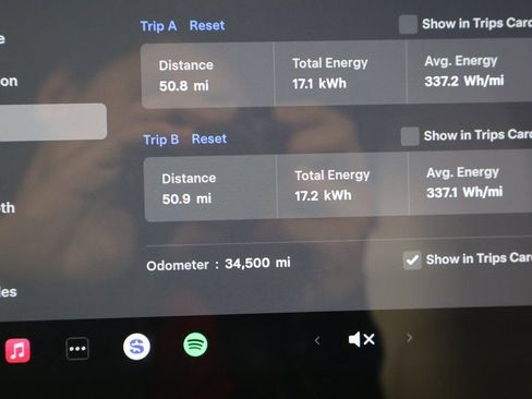Used 2023 Tesla Model Y Performance image 17