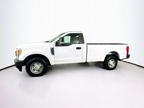 Used 2017 Ford F250 XL w/ Power Equipment Group image 4