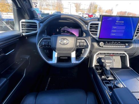 Used 2025 Toyota Sequoia Platinum image 18