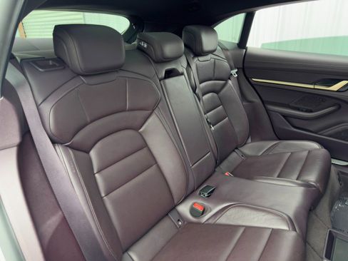 Used 2025 Porsche Taycan 4S image 44