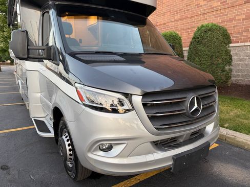 Used 2019 Mercedes-Benz Sprinter 170 image 4