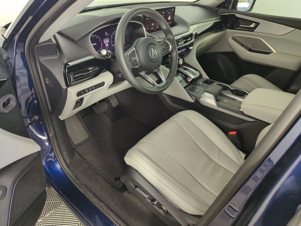 Used 2024 Acura MDX w/ Technology Package FWD image 11