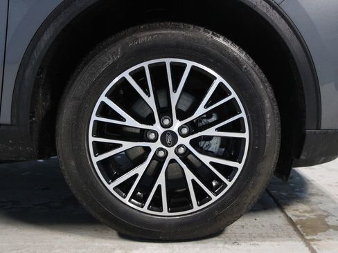 Used 2025 Ford Escape SE FWD image 35