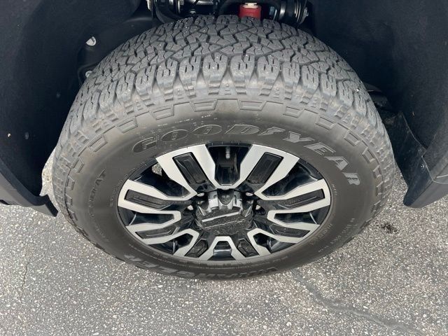 Certified 2025 GMC Sierra 2500 Denali Ultimate AWD/4WD image 16