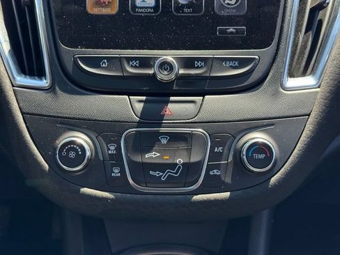 Used 2016 Chevrolet Malibu LT FWD image 12