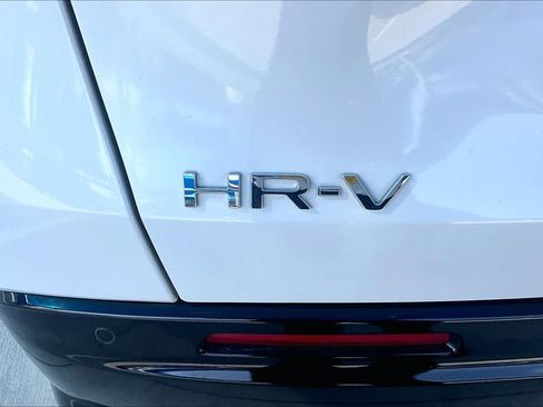Used 2023 Honda HR-V EX-L image 10