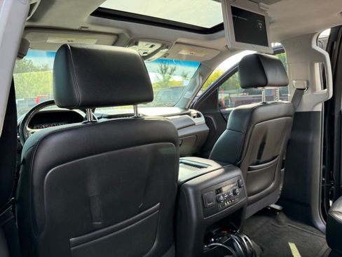 Used 2016 Chevrolet Suburban LTZ AWD/4WD image 19