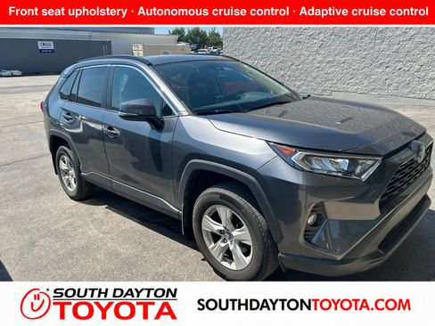 Used 2020 Toyota RAV4 XLE w/ Convenience Package FWD image 1