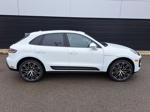 New 2026 Porsche Macan image 8