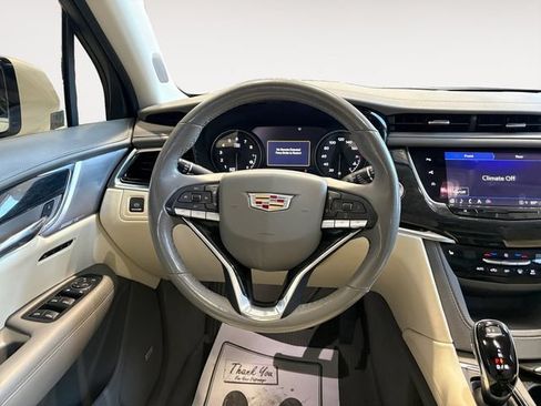 Certified 2022 Cadillac XT6 Premium Luxury w/ Technology Package AWD/4WD image 10