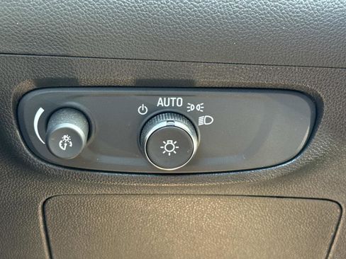 Used 2025 Buick Encore GX Preferred w/ Advanced Technology Package image 12