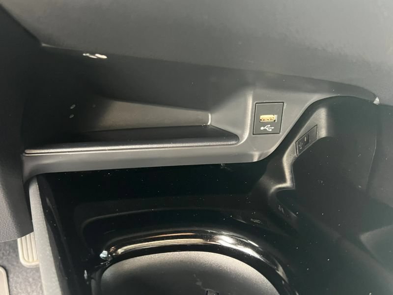 Used 2021 Toyota C-HR XLE FWD image 33
