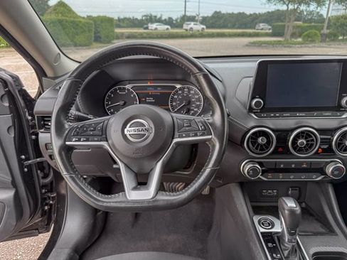 Used 2022 Nissan Sentra SV FWD image 14