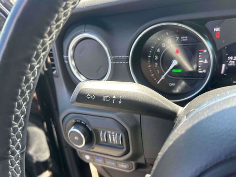 Used 2021 Jeep Wrangler Unlimited Sahara w/ Cold Weather Group AWD/4WD image 21
