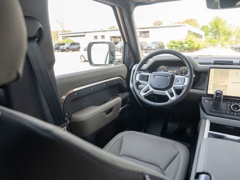 New 2026 Land Rover Defender 110 X-Dynamic SE AWD/4WD image 18