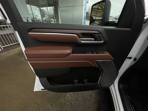 Certified 2025 GMC Sierra 2500 Denali Ultimate image 22