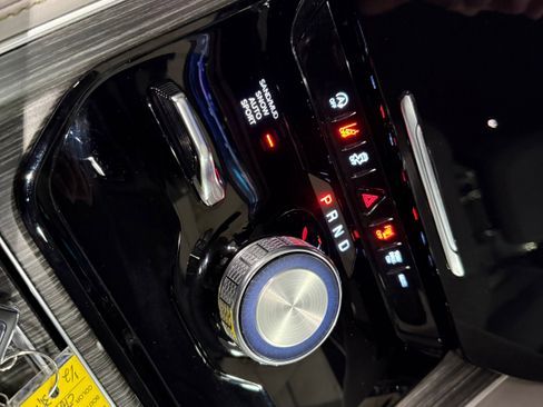 Certified 2024 Jeep Wagoneer Series II image 15