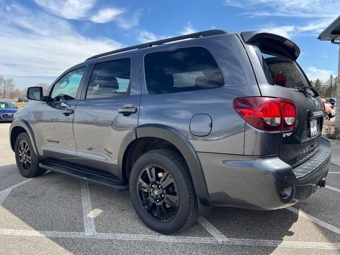 Used 2018 Toyota Sequoia TRD Sport AWD/4WD image 4