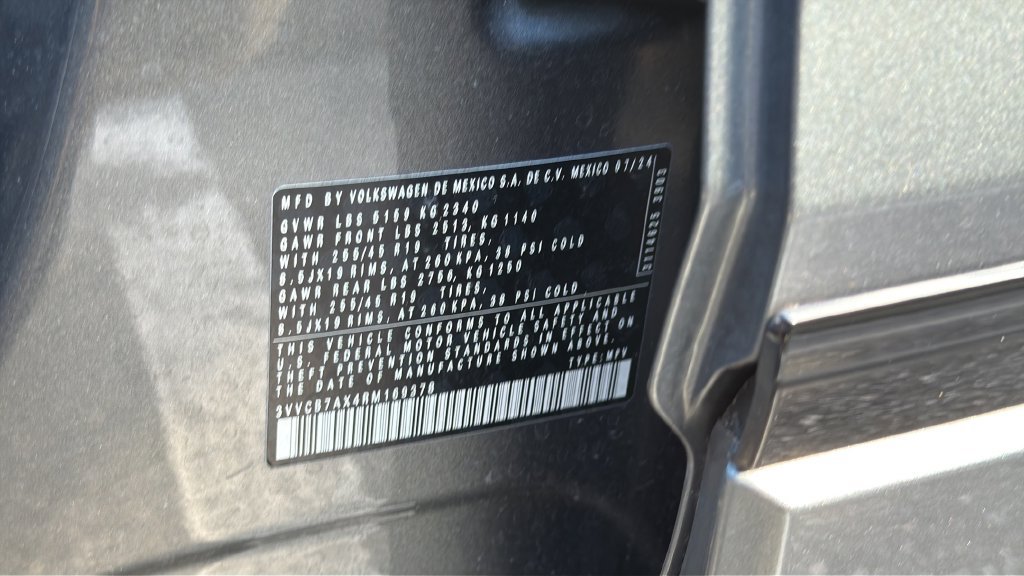 Used 2024 Volkswagen Tiguan SE R-Line FWD image 28