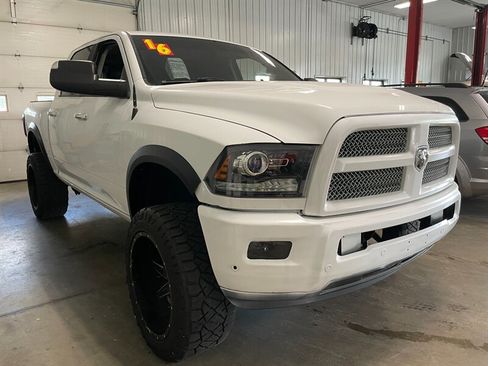 Used 2016 RAM 1500 Laramie w/ Convenience Group AWD/4WD image 4