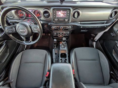 Used 2020 Jeep Wrangler Unlimited Freedom Edition image 15