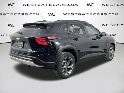 Used 2025 Chevrolet Trax LT w/ LT Convenience Package image 44