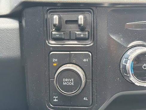 Used 2025 Ford F250 Platinum AWD/4WD image 29