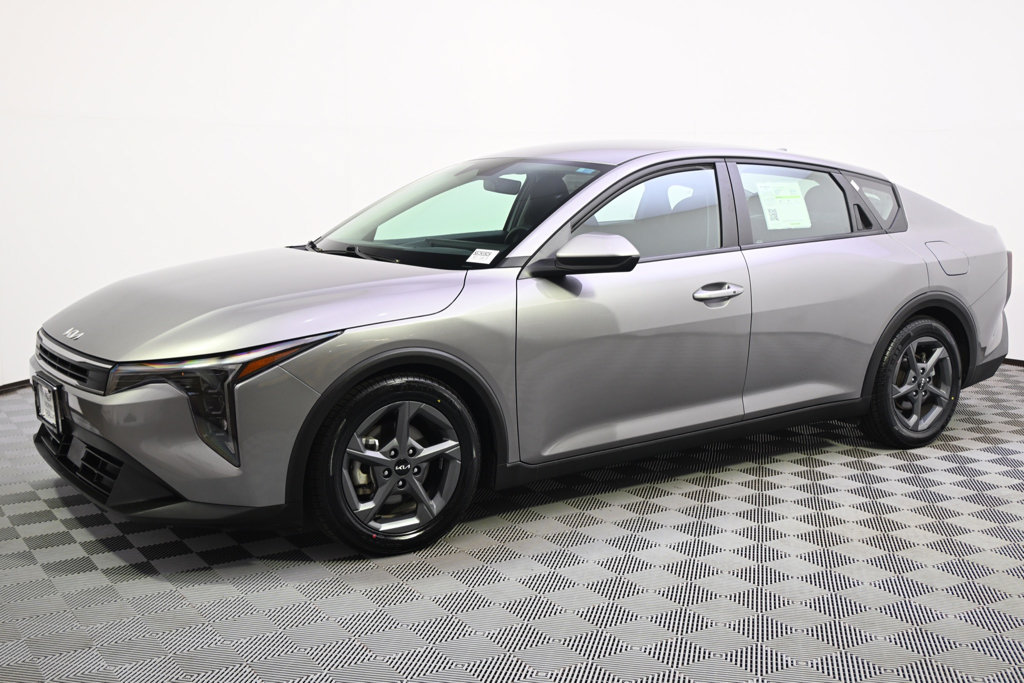 Used 2025 Kia K4 FWD image 2