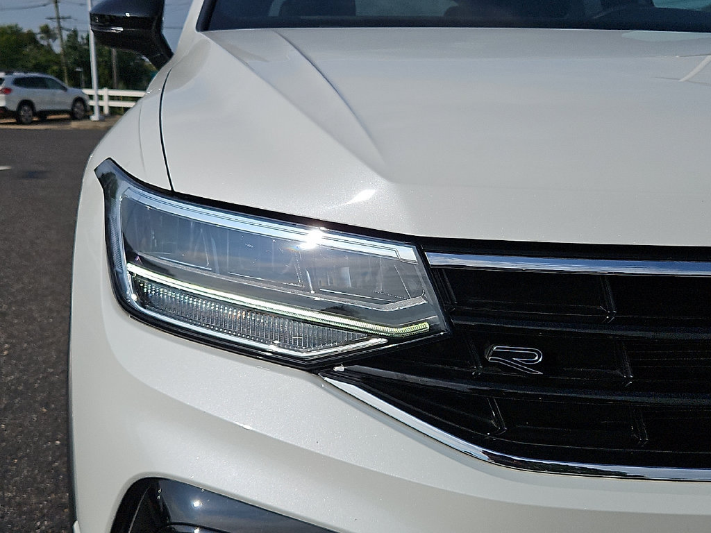 Used 2022 Volkswagen Tiguan SE R-Line AWD/4WD image 12