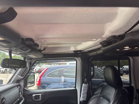 Used 2019 Jeep Wrangler Unlimited Sahara w/ Safety Group AWD/4WD image 13