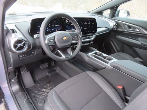 New 2026 Chevrolet Equinox EV LT image 18