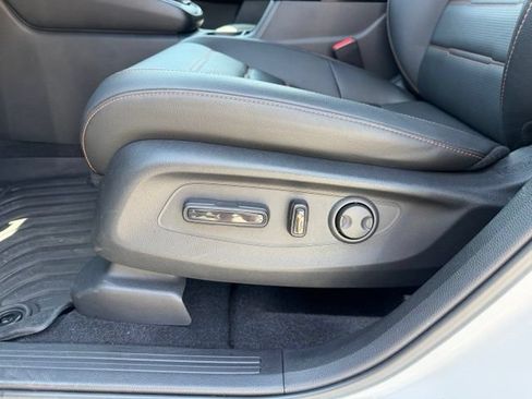 Used 2025 Honda CR-V Sport Touring image 9