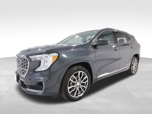 Used 2022 GMC Terrain Denali w/ Denali Premium Package AWD/4WD image 8