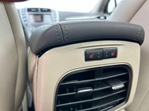 Used 2019 Lincoln MKZ Reserve w/ Luxury Package FWD image 12