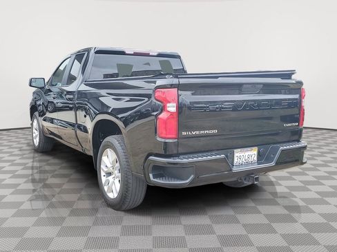 Used 2020 Chevrolet Silverado 1500 Custom w/ Custom Value Package RWD image 4