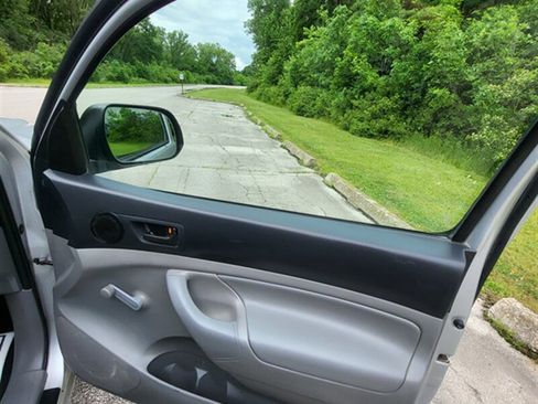 Used 2013 Toyota Tacoma 2WD Regular Cab image 19