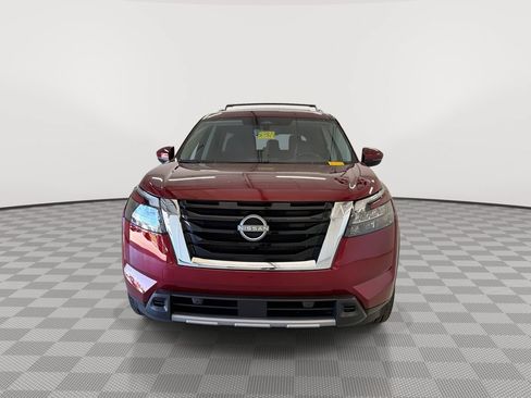 Certified 2025 Nissan Pathfinder SL AWD/4WD image 4