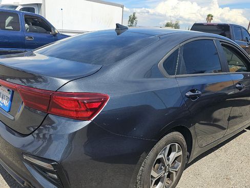 Used 2020 Kia Forte LXS FWD image 4