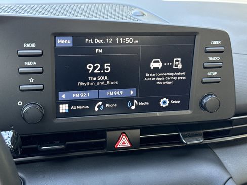 Certified 2025 Hyundai Elantra Sport image 22