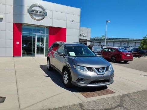 Used 2016 Nissan Rogue S w/ Appearance Package image 3