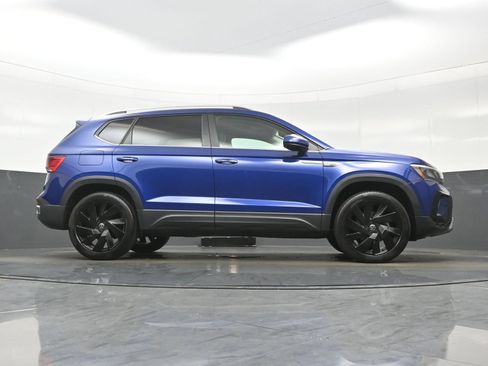 Used 2024 Volkswagen Taos SE w/ Panoramic Sunroof Package AWD/4WD image 33