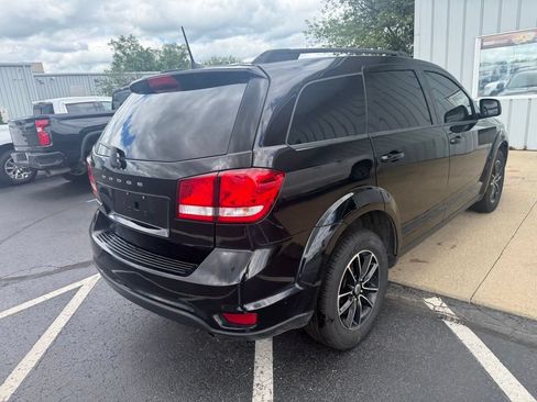 Used 2019 Dodge Journey SE w/ Connectivity Group FWD image 5