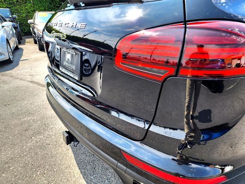 Used 2016 Porsche Cayenne S image 39