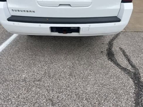 Used 2020 Chevrolet Suburban LT image 25