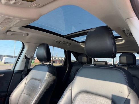 Used 2022 Ford Escape Titanium AWD/4WD image 14