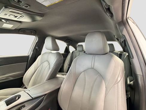 Used 2020 Toyota Avalon XLE w/ Carpet Mat Package image 18